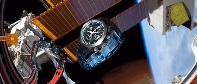 R.O. Watches horloge in de ruimte